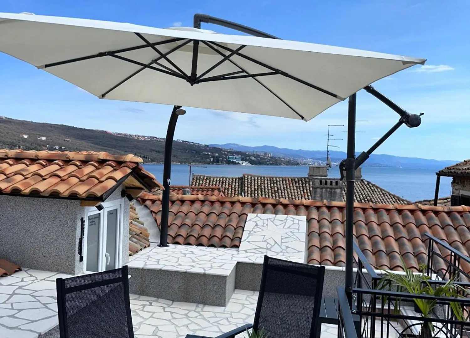 Villa Volos With Roof Terrace, Sea View, Free Private Parking 오파티아