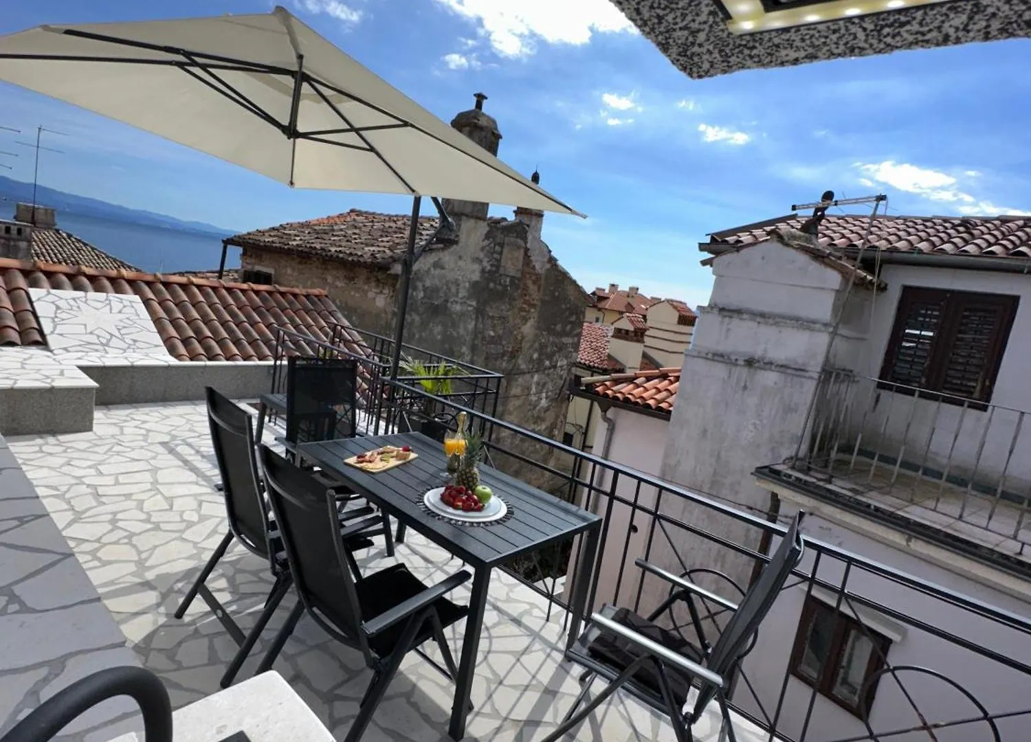 Villa Volos With Roof Terrace, Sea View, Free Private Parking 오파티아