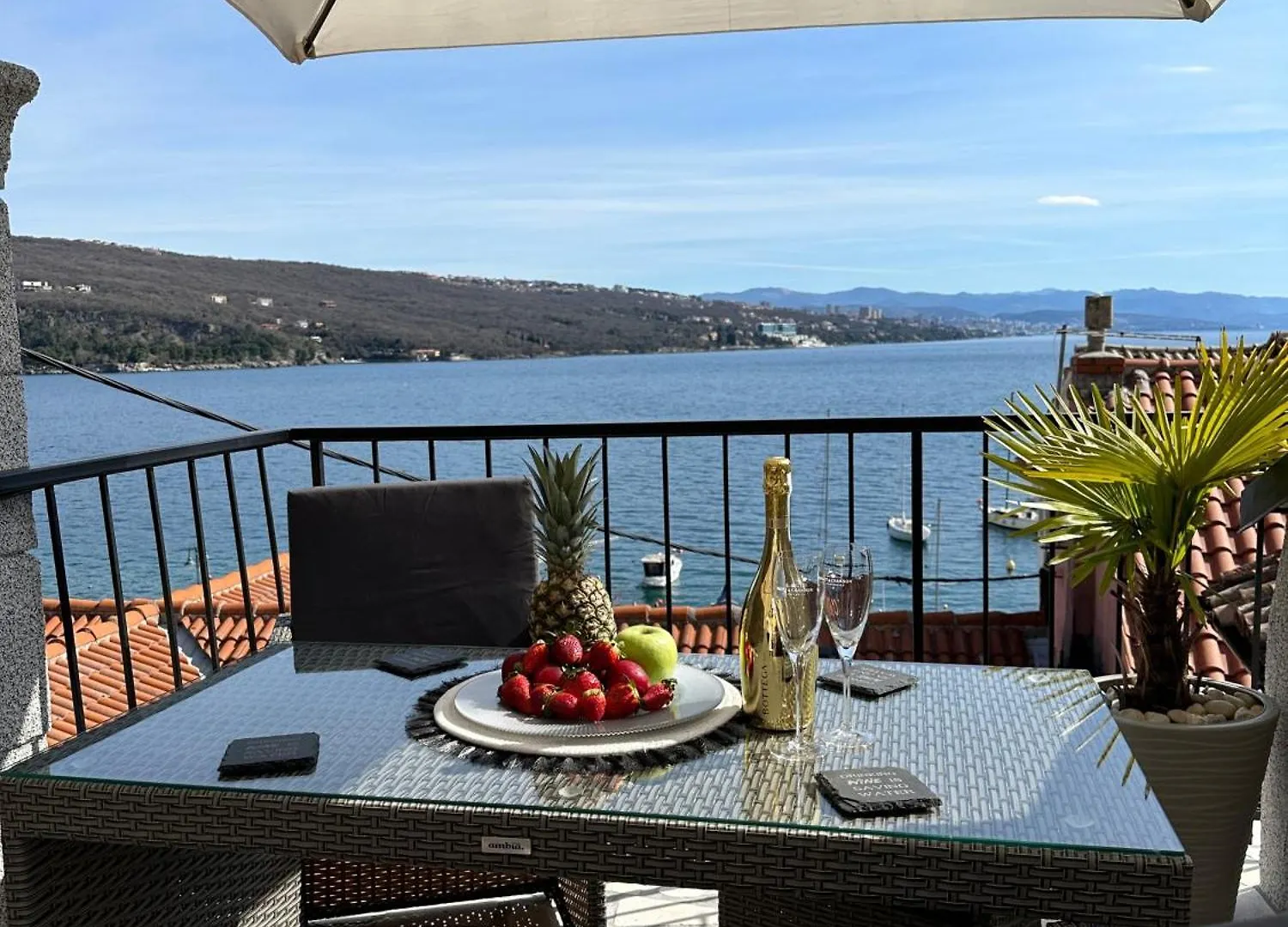 아파트 Villa Volos With Roof Terrace, Sea View, Free Private Parking 오파티아 크로아티아